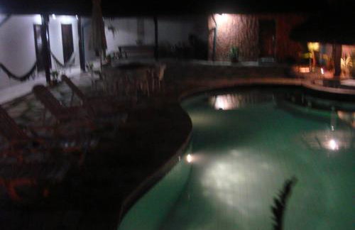 Casa Enorme para 12 pessoas, 4 suites e um fundo com 18mil metros de mata e um pier no rio que sai para o mar-Internet 100MB - Photo 23