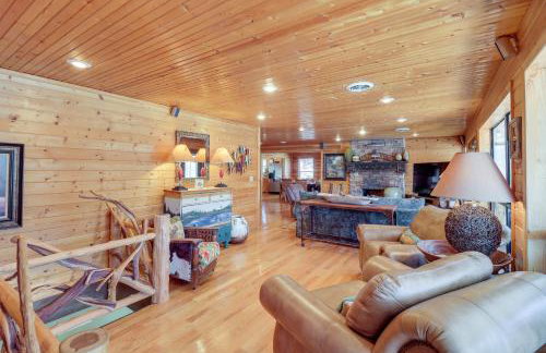 Spacious Cabin with Private Dock on White River! - Foto 7