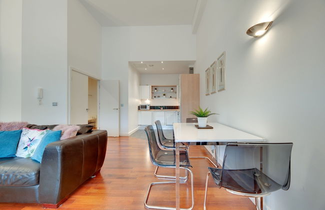 Crown Apartments By Week2Week - Photo 44