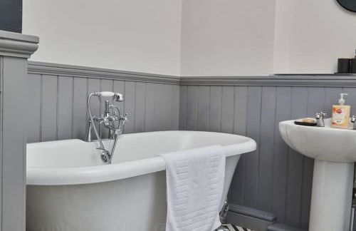 Cosy 3-Bedroom House in Seaham - Street Parking - Photo 35