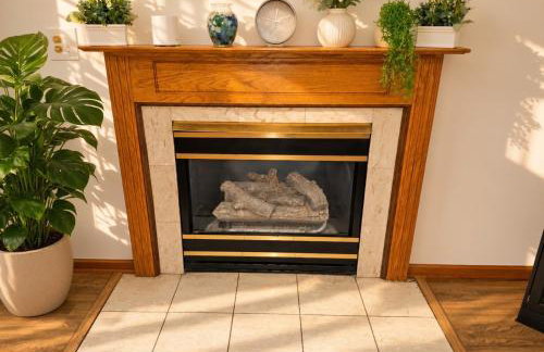 5BR Accessible Valley & Lake View Home Near Cornell - Sleeps 10 - Foto 45