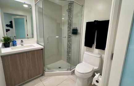 Century City Cozy 3 Bedroom Apartment with Parking 302,303 - Foto 14