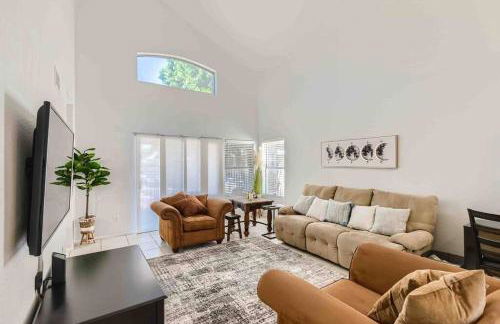 Modern Spacious 3 BR Home Pool and Game - Foto 23