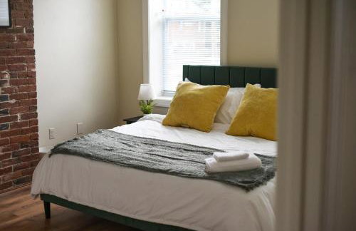 FREE Parking, Netflix in East Liberty By Parks and Uni - Foto 22