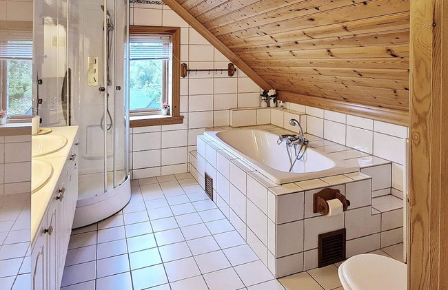 8 Person Holiday Home in Lindas - Foto 14