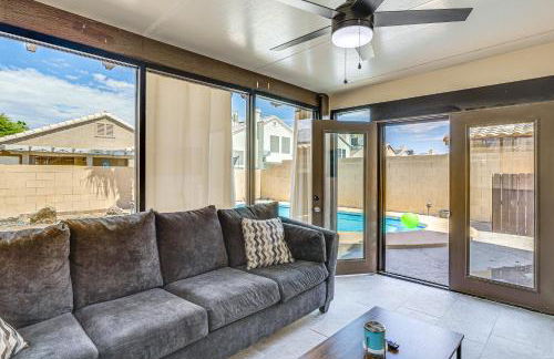 Near Shopping and Golf Family Retreat in Las Vegas! - Photo 12