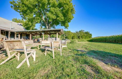 Hot Tub and Creek Views Secluded Perryville Cabin - Foto 25