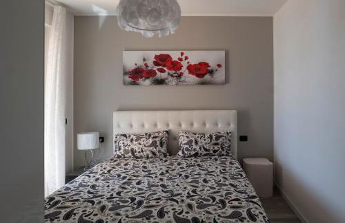 Apartment Lights on the Lake Zweizimmerwohnung mit Terrasse und Pool by Interhome - Photo 4