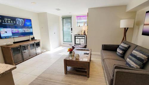 14th 99 Walk Score 3 mins to Metro rail - Foto 5