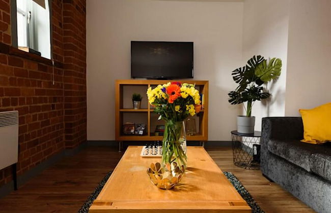 Karah Suites - Gloucester Docks - Photo 13