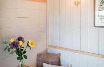 Boutique Cornish Shepherd's Hut with Hot Tub - Foto 17