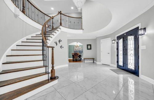 The Wexford French Chateau w Pool - Photo 11