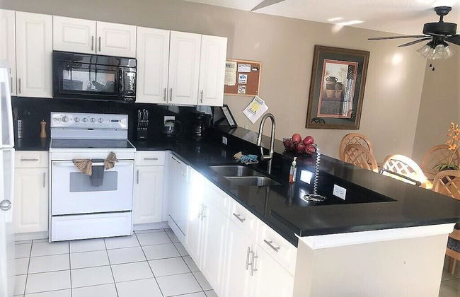 Sunset 4 Bedroom Villa by RedAwning - Photo 8