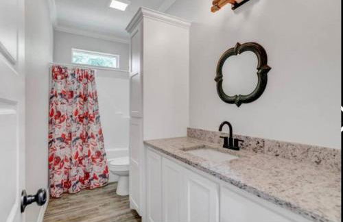 Reduced! Newly Renovated Luxe West Beaumont w Priv - Foto 4