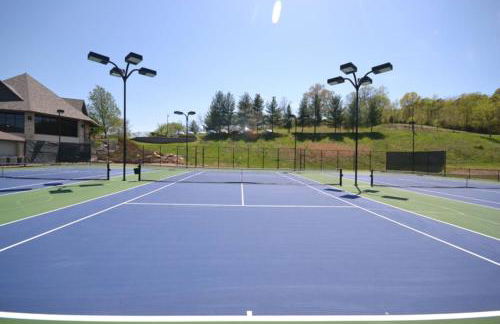 Couples Condo Retreat Overlooking Golf Course - Foto 30