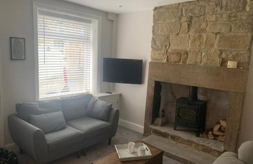 Tipsy Cottage Charming 2 bedroom home. - Photo 15