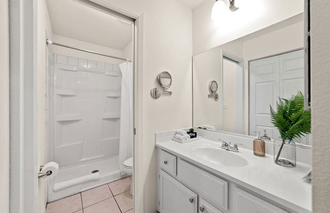 Delightful 4BR Home Nr Downtown Reno w Fireplace - Foto 25