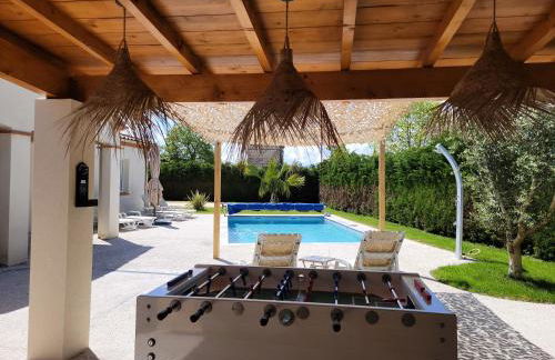 Villa piscine chauffée babyfoot pétanque ping-pong - Foto 1