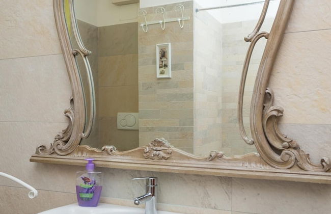 Cozy Apartment With Large Garden - Photo 11