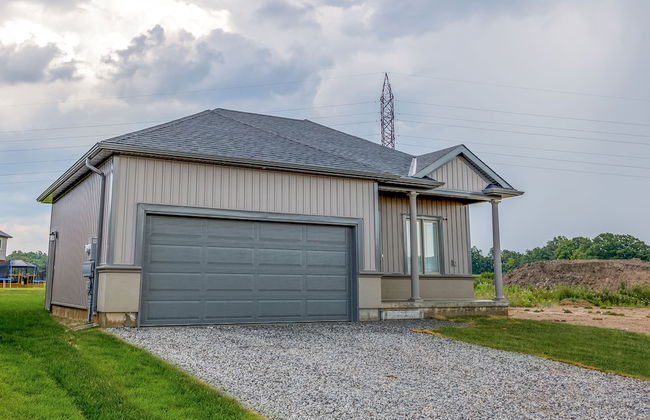 Luxury Bungalow mins Niagara falls & Brock uni - Photo 23