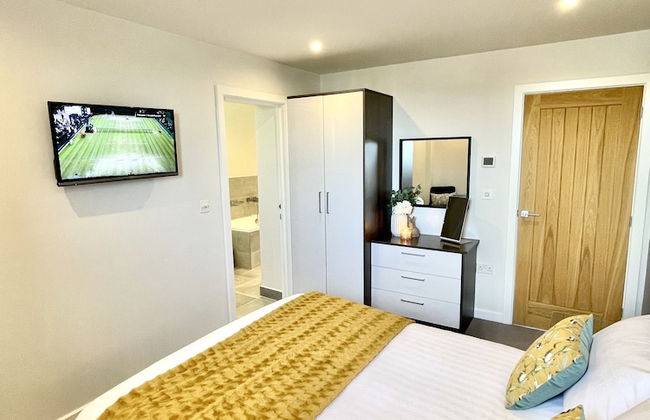 Apartment Twelve - Photo 7