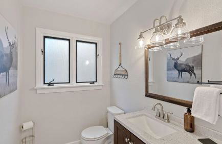 Hidden Oaks Farmhouse by Avantstay Hot Tub, Deck - Foto 64