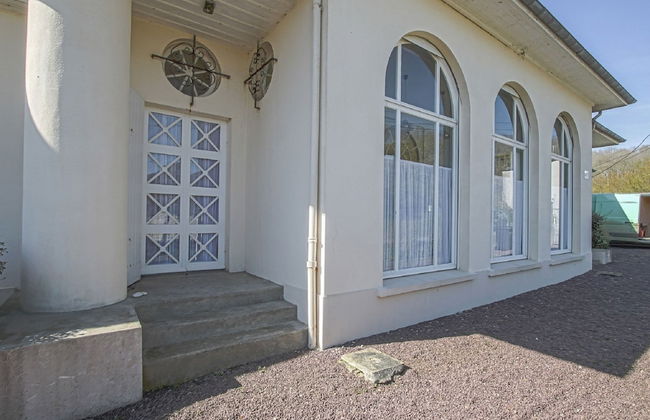 Spacious Holiday Home in Aure sur Mer With Garden - Foto 3