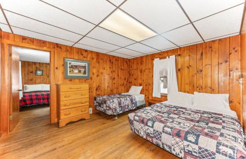 Bayview Cottage 3BR Fireplace Lakefront - Photo 11