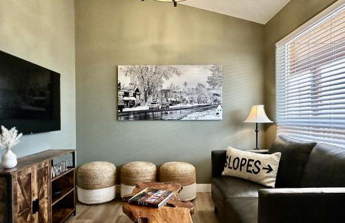 Beehive Basecamp Explore Ski Play and Make Memories - Foto 24