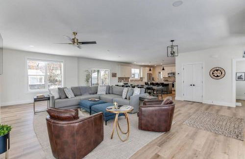 Luxury Estate with Stadium TDJ Views Sleeps 20 - Foto 47