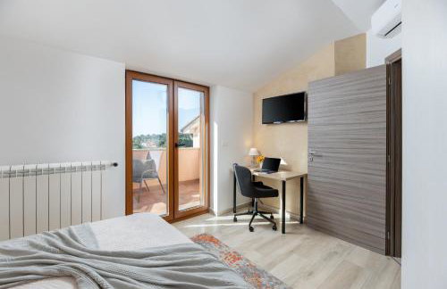 Modern Villa San Martino Heated Pool, Jacuzzi & Privacy - Foto 13