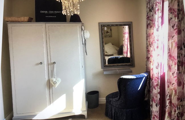 Lazy Nest - Sleeps 4, Parking, Garden & Hammocks - Foto 6