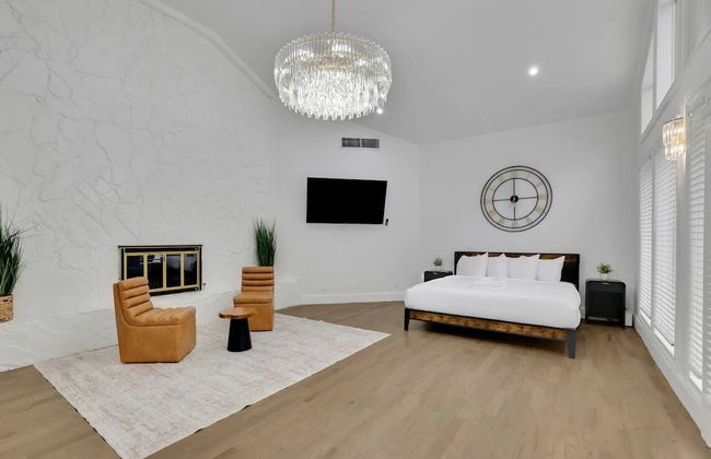 Luxury 7BR Buckhead Oasis w Pool Gameroom Firepit - Foto 16