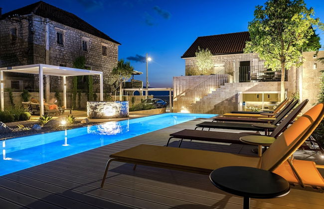 Villa Lastva is a Five Star Seafront Luxury Villa With Privite Pool - Foto 78