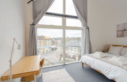 Loft and Light in London - Photo 16