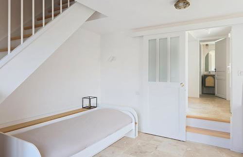 Feet in the water, 100 m from the city center - Photo 29