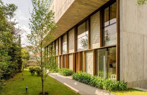 Grand Villa w/ Pool, Garden & Garage by HostWise - Foto 51