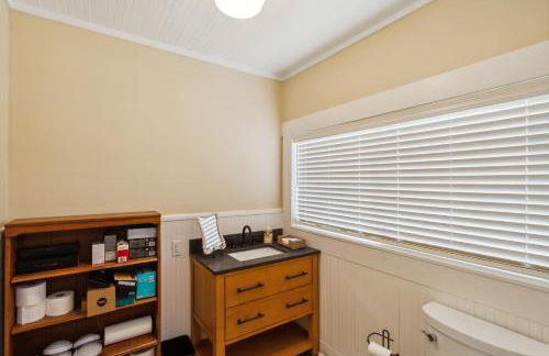 Charming Downtown McCloud Retreat home - Foto 18