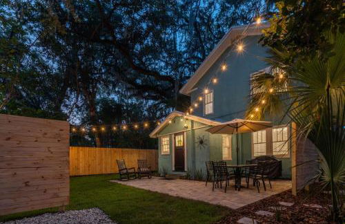 Sanctuary on 3rd - Walk to UF , Parking , Grill - Photo 1