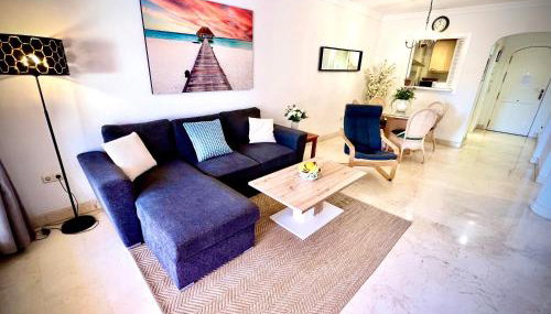 2 bed Elviria - 65sqm Terrace - Pools - Walk to Beach - Foto 5