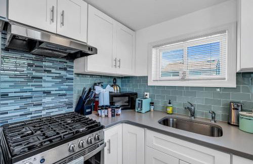 Perfect 2BR Hideaway Just 35 Blocks to Beach & Boards Fire Pit, Grill, Relax - Foto 16