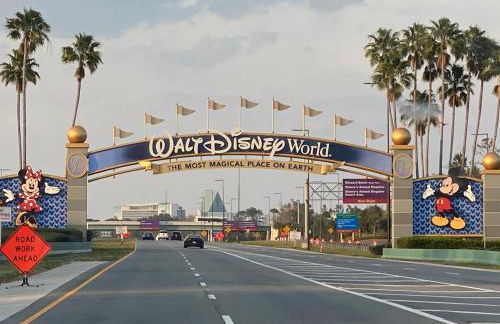 3 Bedroom Villa with Poolside Cinema and Games Room Close to theme Parks sleeps 6 - Photo 52