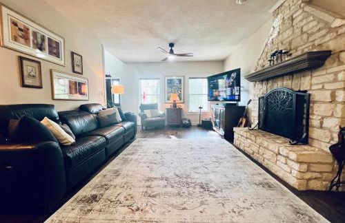 Gated Estate Escape! Three BR - Foto 36