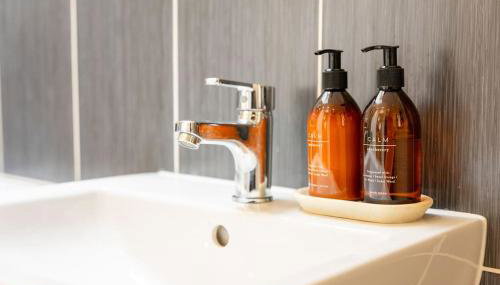 Stylish 3 Bed, 3 Bath, Garden & Drive for 2 cars - Foto 4