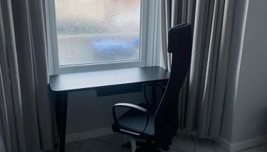 Amazing 3 bedroom, 2 bathroom, ground floor flat with garden, near train Station and bus stop - Foto 2