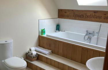 Springbank Apartment - Sleeps 4 - Pet Friendly - Photo 18