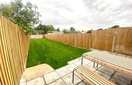 Isleworth House with Garden & private parking - Photo 27