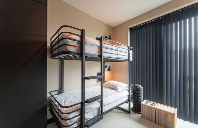 Chic Family Villa With Play Area - Photo 7