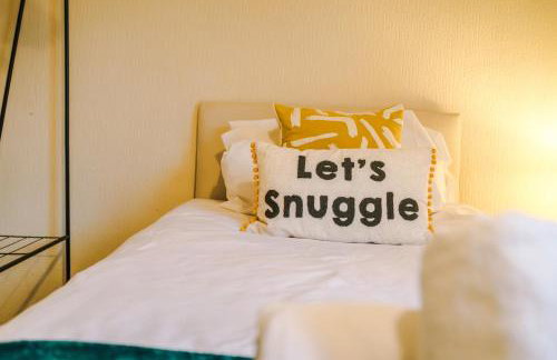 3BR Home Sleeps 6 Perfect for Short and Long Term Stays - Foto 29