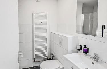 Chic City Apartment, 1BR for 2, Elegant Comfort, City Center - Foto 18